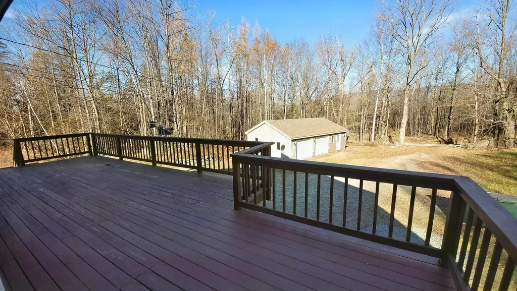 27 Hodge Road Lancaster NH 03584