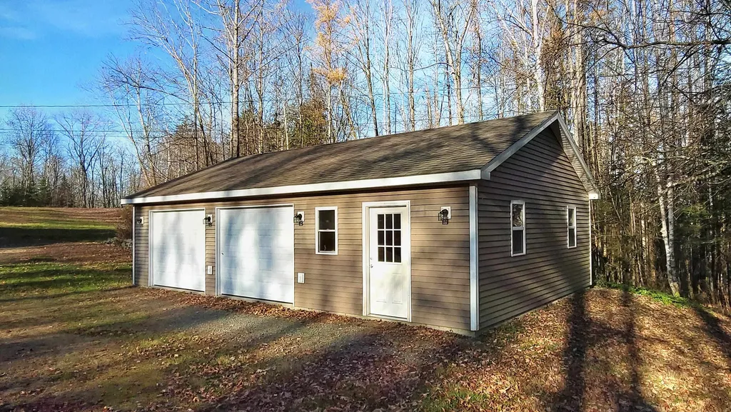27 Hodge Road Lancaster NH 03584