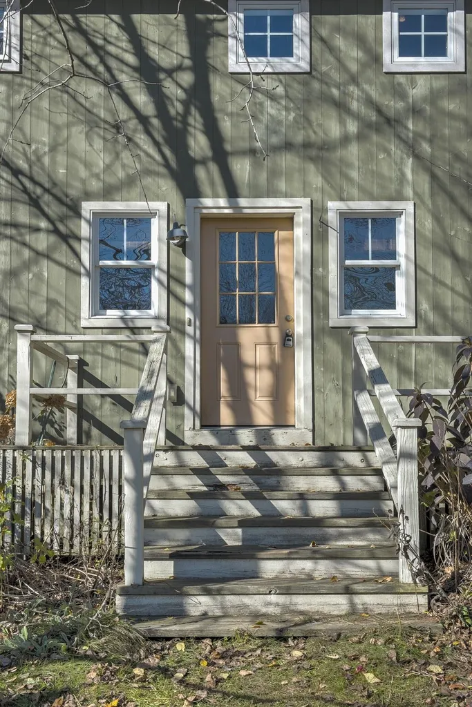 18 Old Moore Road Westmoreland NH 03467