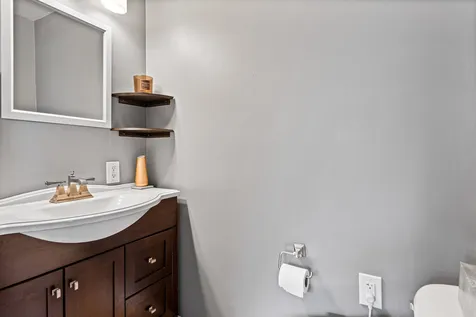 33 Litchfield Road Londonderry NH 03053