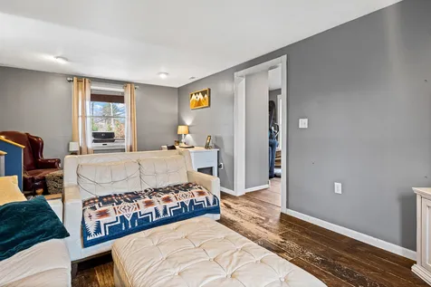 33 Litchfield Road Londonderry NH 03053