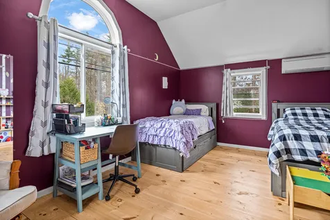 33 Litchfield Road Londonderry NH 03053
