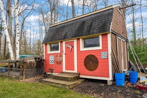 33 Litchfield Road Londonderry NH 03053