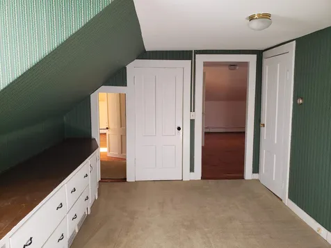 61 Meadowbrook Road Brattleboro VT 05301