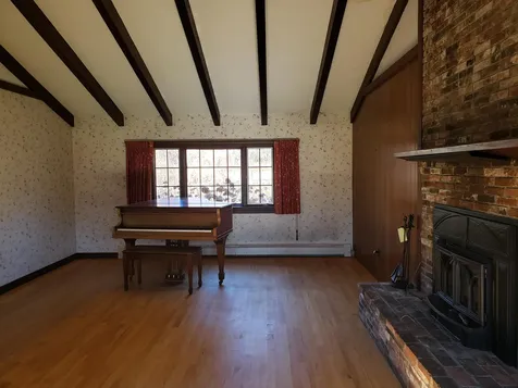 61 Meadowbrook Road Brattleboro VT 05301