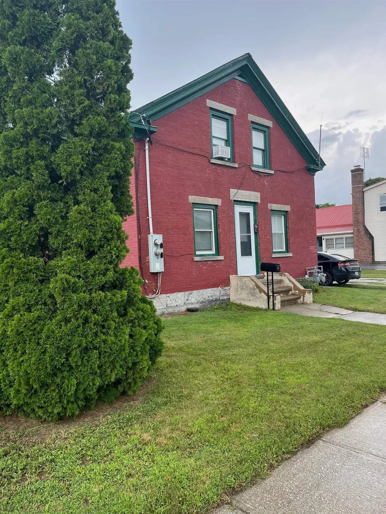 28 Greenwich Street Swanton VT 05488