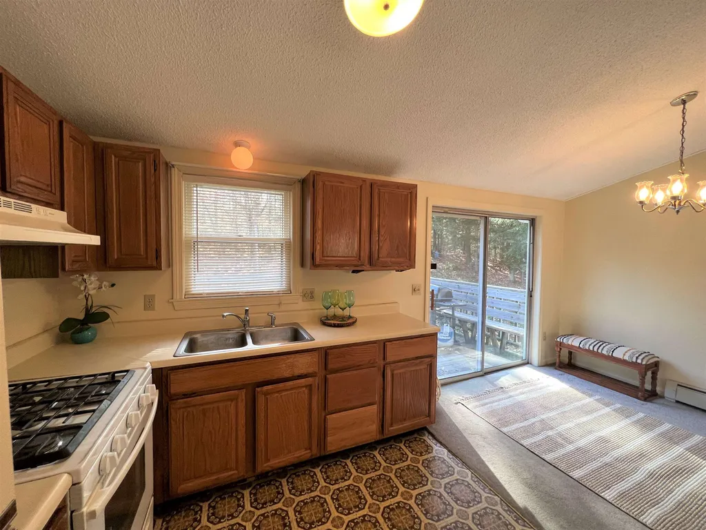 412 Whittier Drive Fremont NH 03044