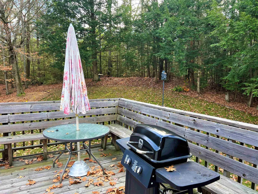 412 Whittier Drive Fremont NH 03044