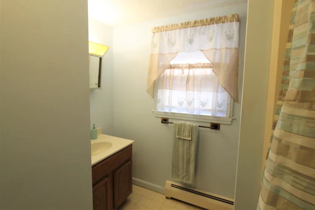 412 Whittier Drive Fremont NH 03044