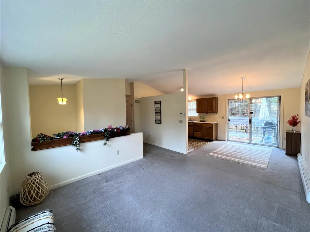 412 Whittier Drive Fremont NH 03044