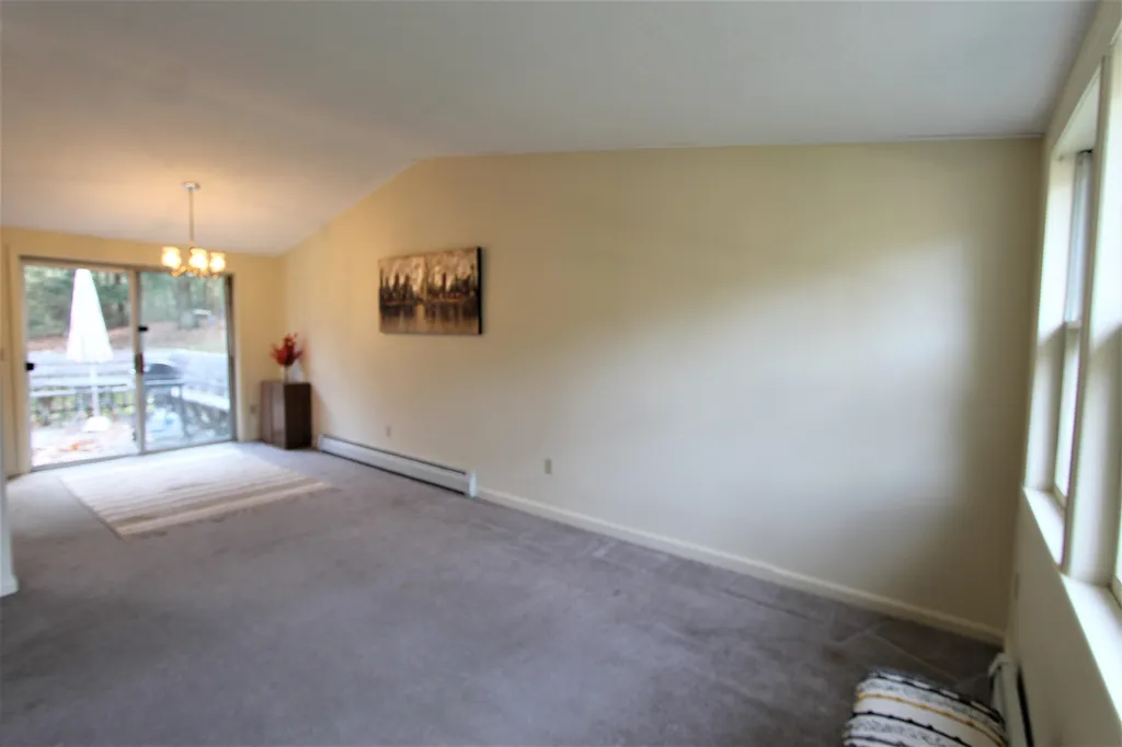 412 Whittier Drive Fremont NH 03044