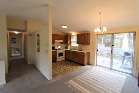 412 Whittier Drive Fremont NH 03044