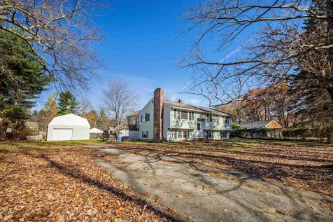21 Autumn Circle Plaistow NH 03865