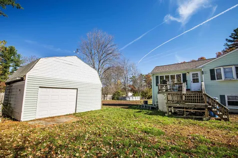 21 Autumn Circle Plaistow NH 03865