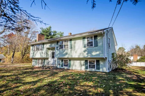 21 Autumn Circle Plaistow NH 03865
