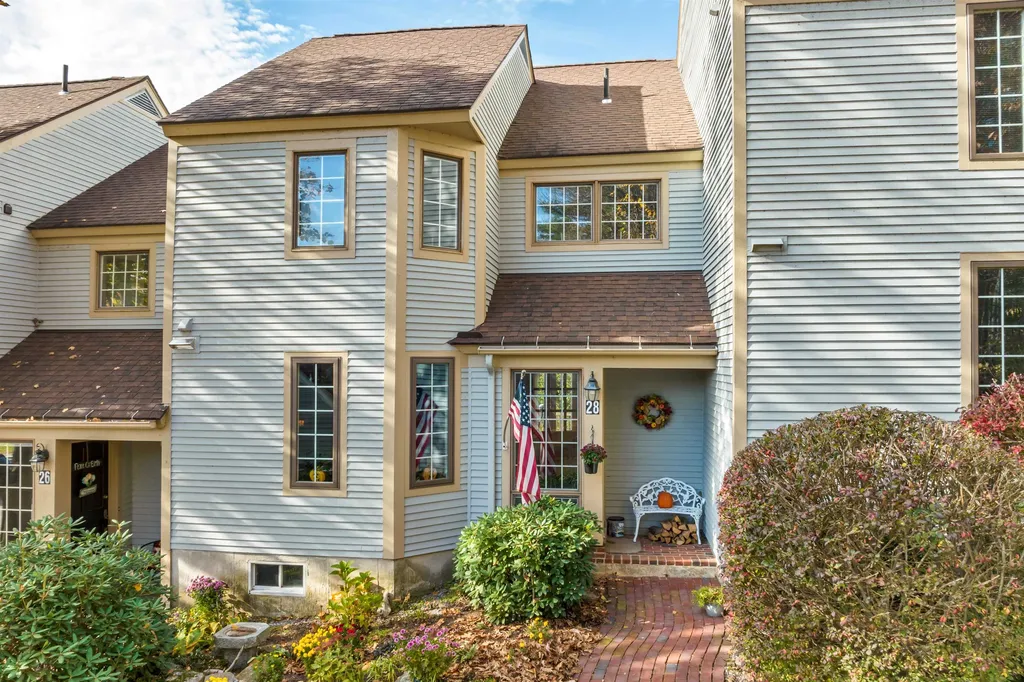 28 Windsor Square Laconia NH 03246