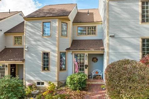28 Windsor Square Laconia NH 03246
