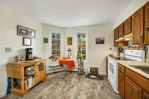 28 Windsor Square Laconia NH 03246