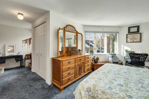 28 Windsor Square Laconia NH 03246
