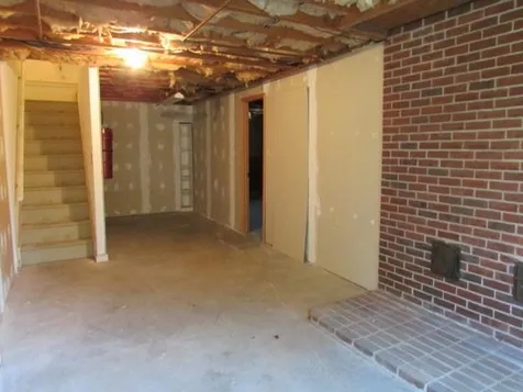 28 Windsor Square Laconia NH 03246