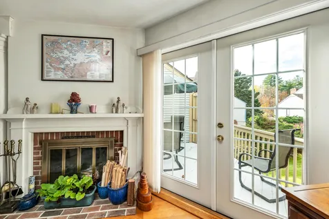 28 Windsor Square Laconia NH 03246