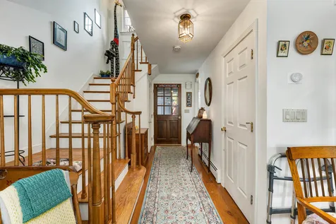 28 Windsor Square Laconia NH 03246