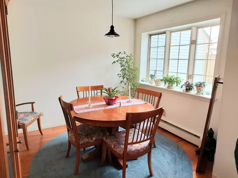 28 Windsor Square Laconia NH 03246