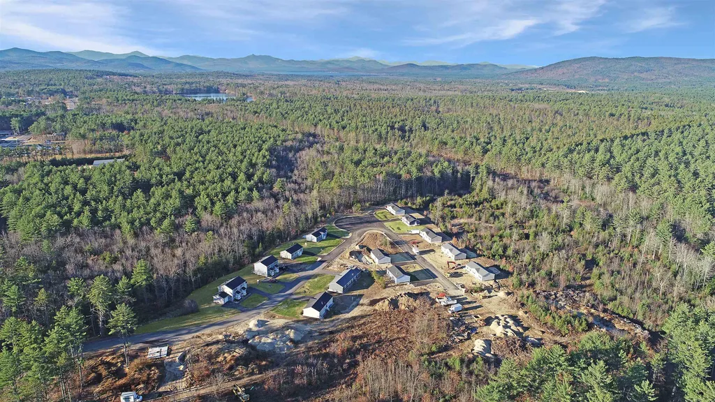 15b Margarets Way Ossipee NH 03864