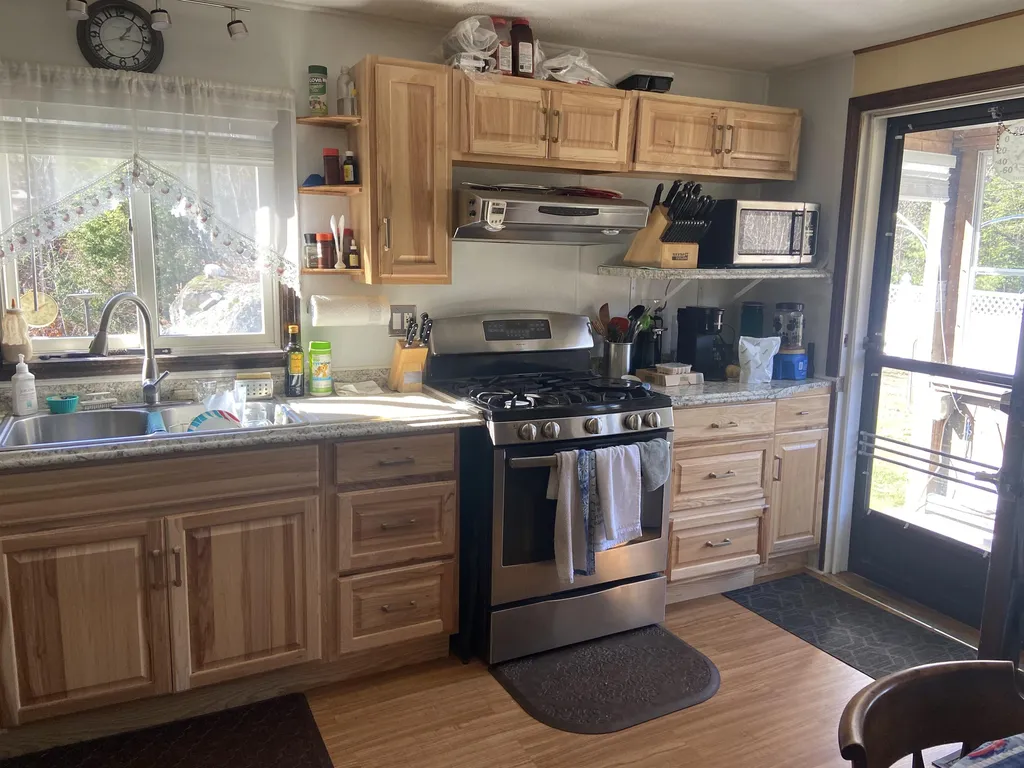 11 Oak Drive Gilsum NH 03448