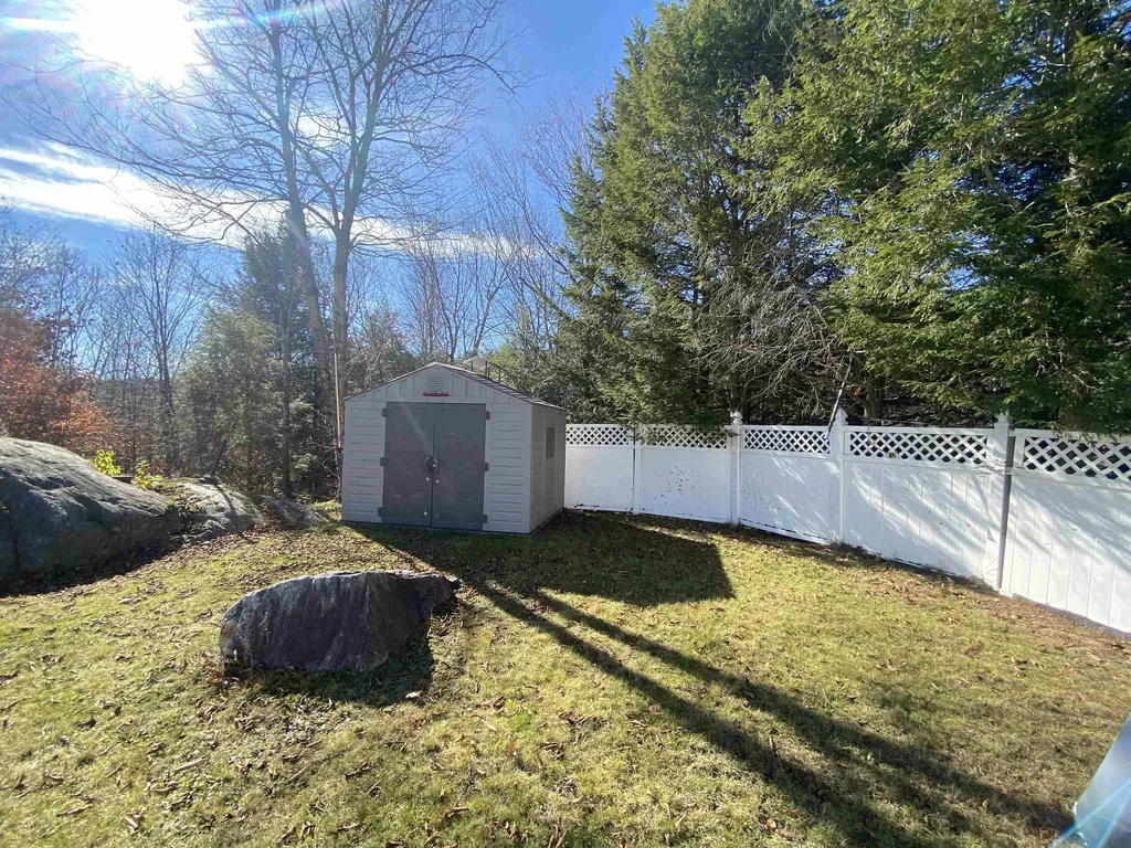 11 Oak Drive Gilsum NH 03448