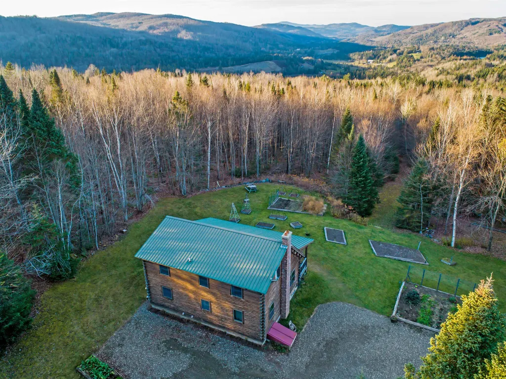 948 South Hill Road Stewartstown NH 03576