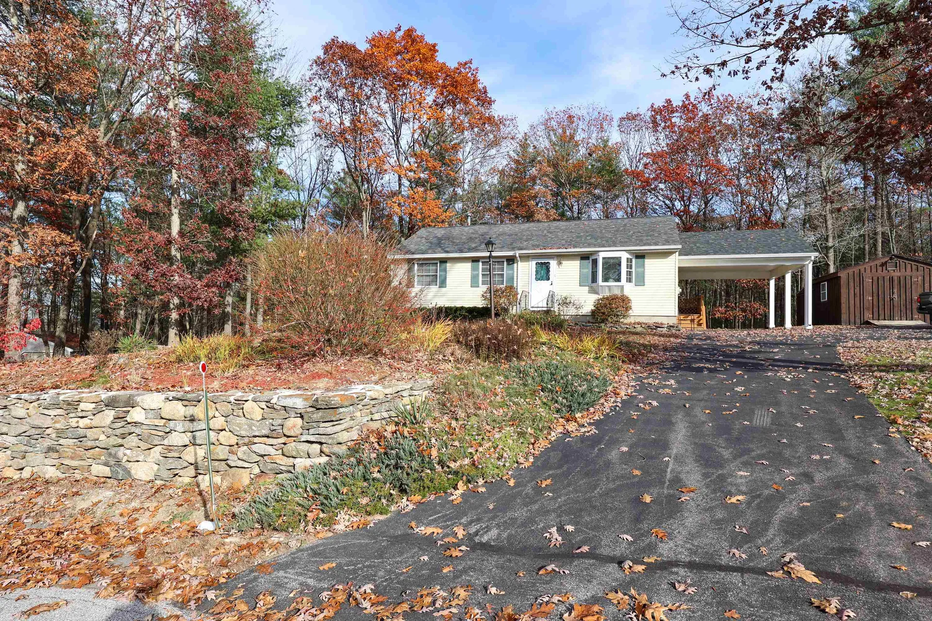 8 Howe Street Allenstown NH 03275-2111
