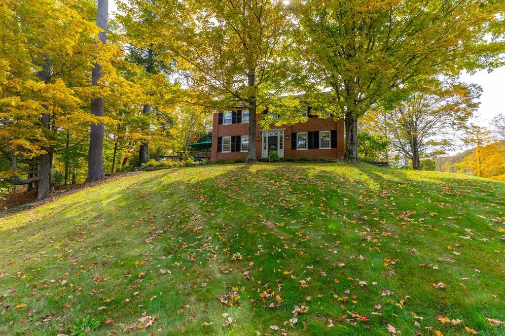 89 Academy Circle Woodstock VT 05071