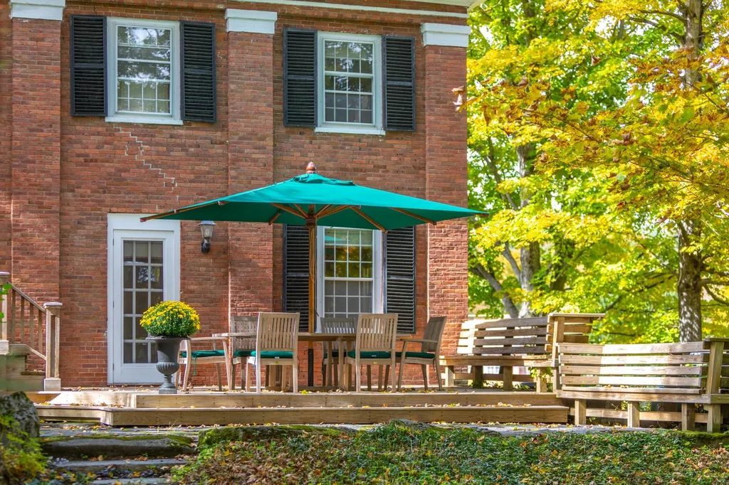 89 Academy Circle Woodstock VT 05071