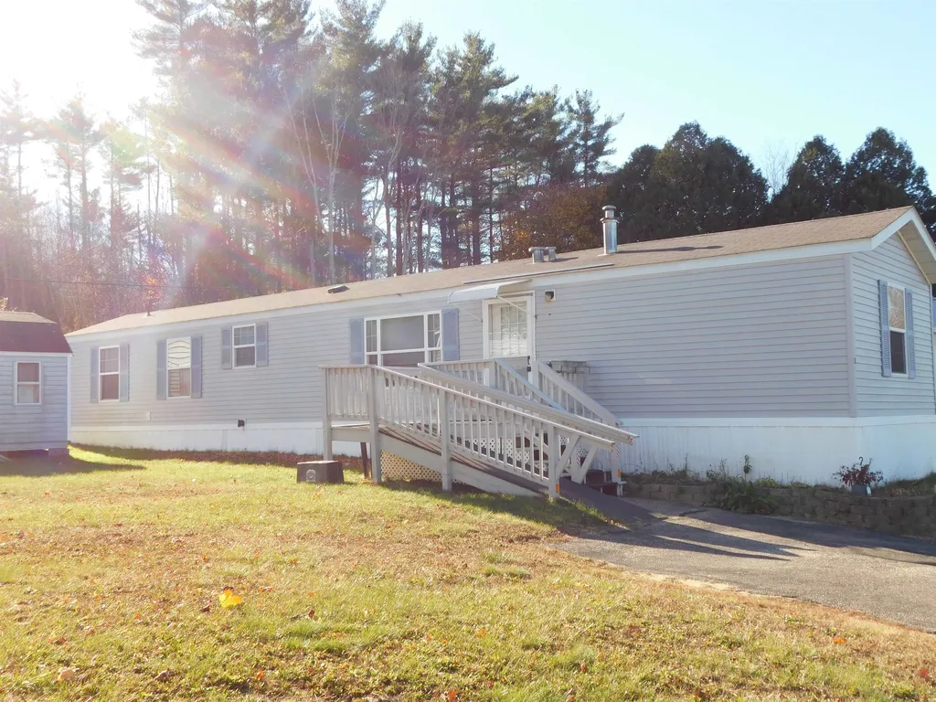 3 Parker Avenue Raymond NH 03077