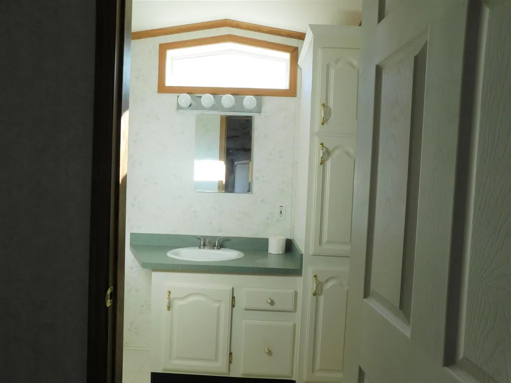 3 Parker Avenue Raymond NH 03077