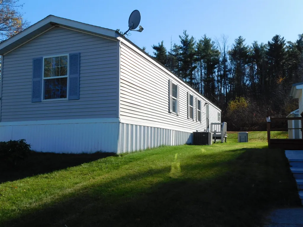 3 Parker Avenue Raymond NH 03077