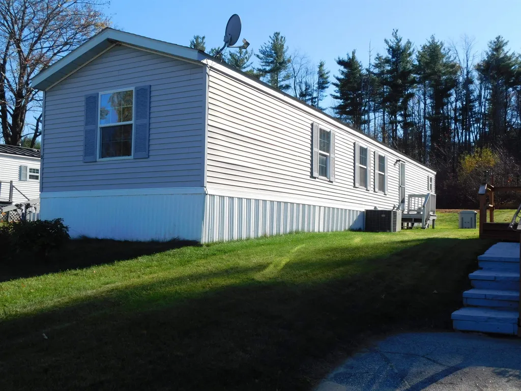 3 Parker Avenue Raymond NH 03077