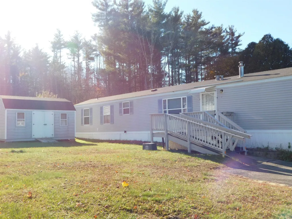 3 Parker Avenue Raymond NH 03077