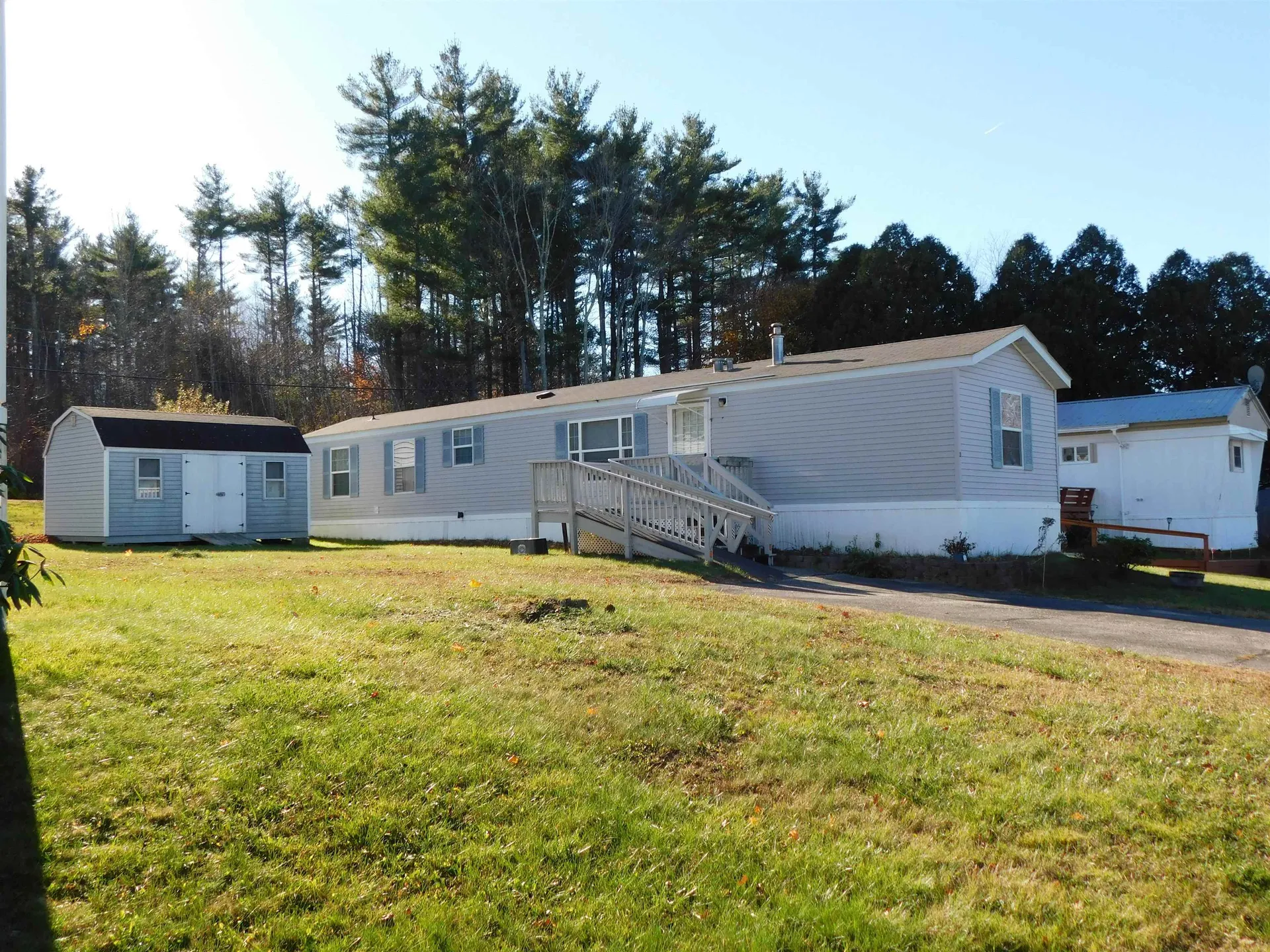 3 Parker Avenue Raymond NH 03077