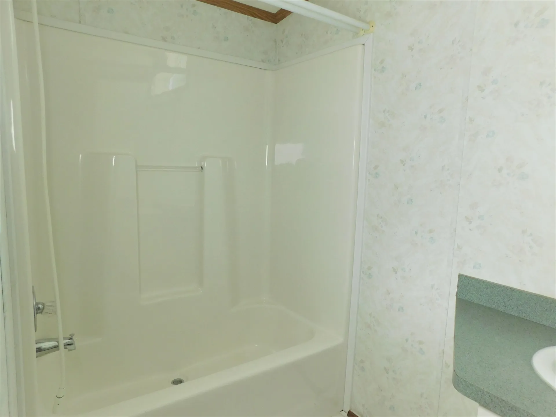 3 Parker Avenue Raymond NH 03077