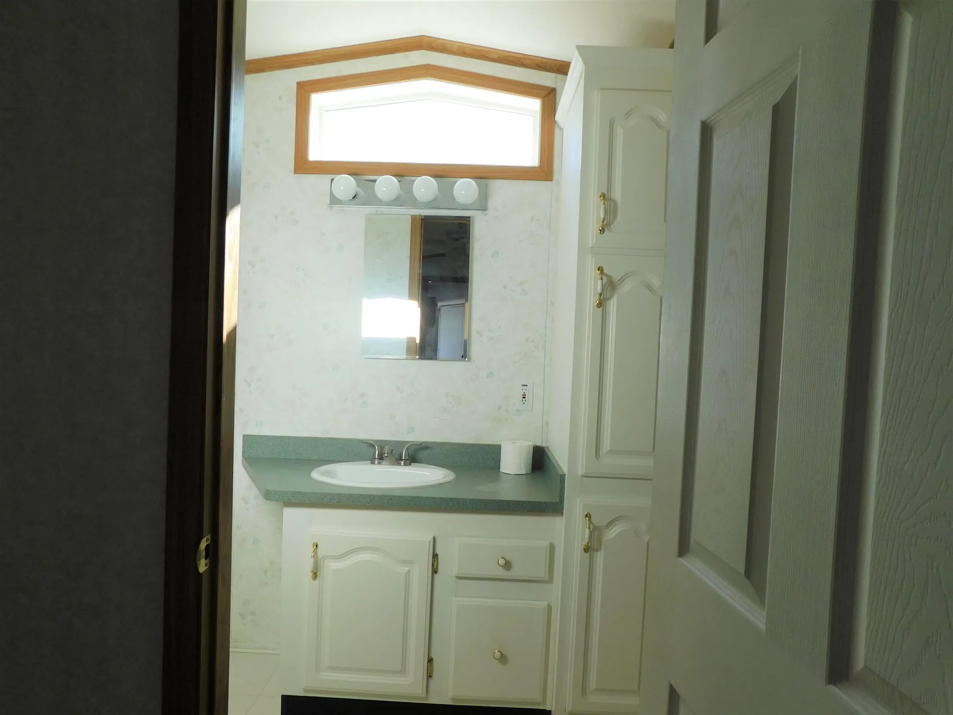 3 Parker Avenue Raymond NH 03077