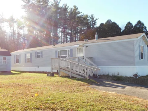 3 Parker Avenue Raymond NH 03077