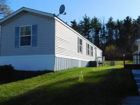 3 Parker Avenue Raymond NH 03077