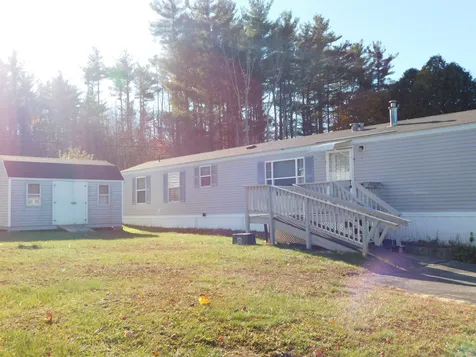 3 Parker Avenue Raymond NH 03077
