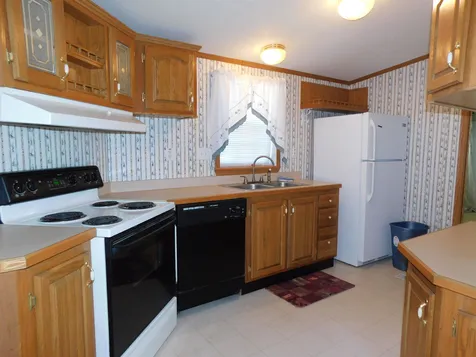 3 Parker Avenue Raymond NH 03077