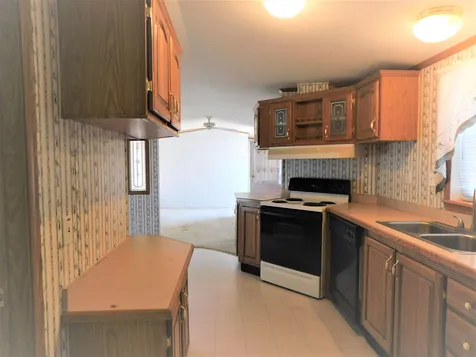 3 Parker Avenue Raymond NH 03077