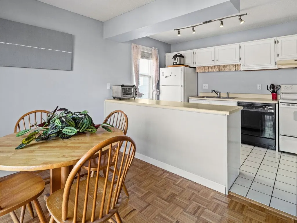 166 N Twin Oaks Terrace South Burlington VT 05403