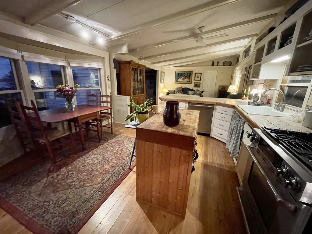 272 Penny Lane Shelburne VT 05482