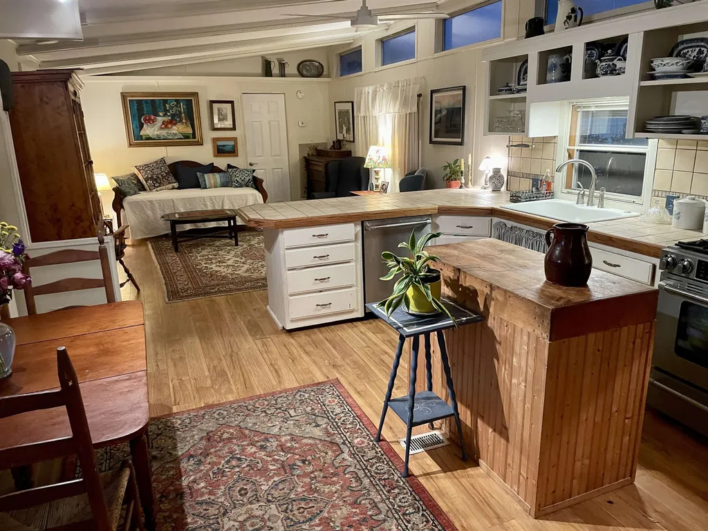 272 Penny Lane Shelburne VT 05482